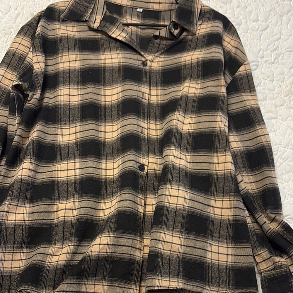 SHEIN Black and Tan Casual Sweater